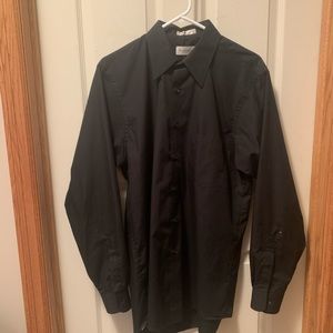Men’s Van Heusen black long sleeve button up dress shirt